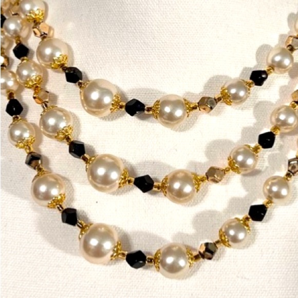 Pearl Necklace Vintage Japan faux pearls & faceted glass beads necklace - Picture 3 of 12
